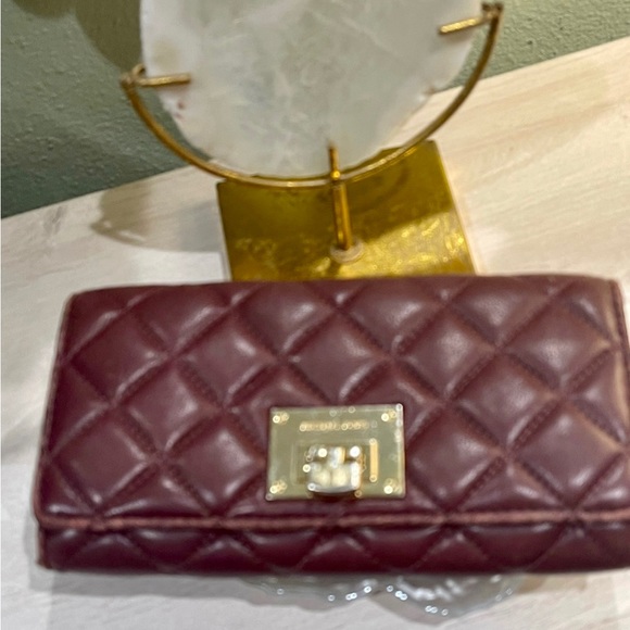 Michael Kors Burgundy Quilted Jet Set Wallet - Picture 5 of 5